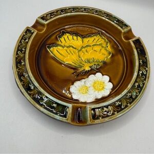 VINTAGE MID CENTURY BUTTERFLY Flower PAINTED CERAMIC ASHTRAY MADE IN JAPAN